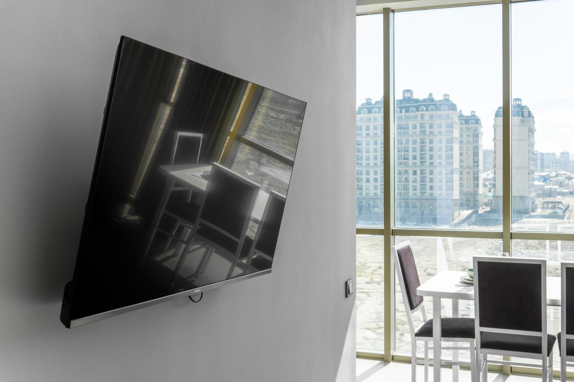 9Th And 6Th Floor Stylish Apartments With Mountainvista Bishkek Exterior photo
