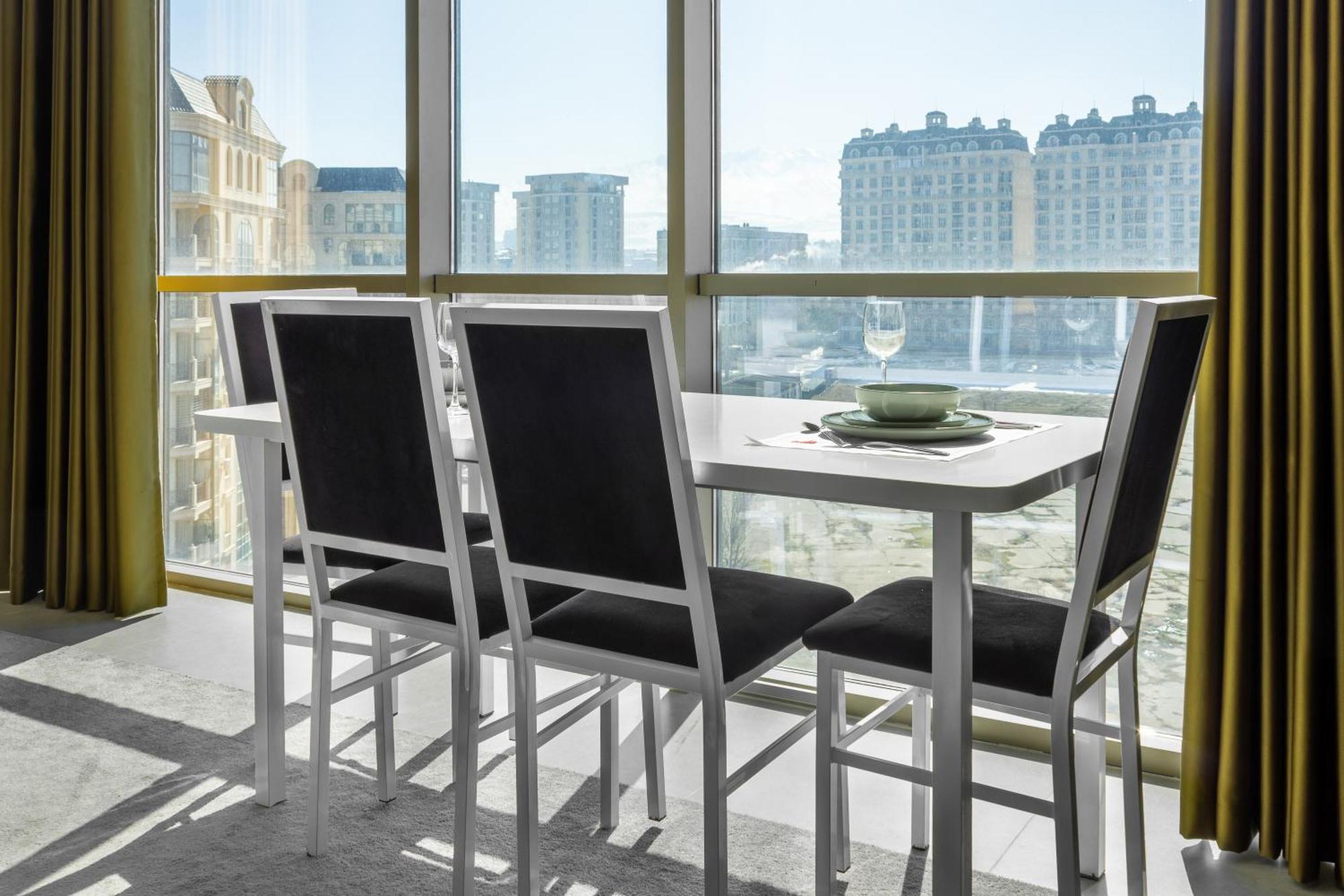 9Th And 6Th Floor Stylish Apartments With Mountainvista Bishkek Exterior photo